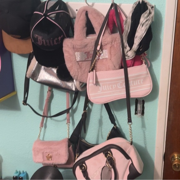 Meet your Posher, Elliana - Picture 2 of 5